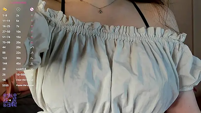 JulianaChapel online show from September 19, 8:05 am