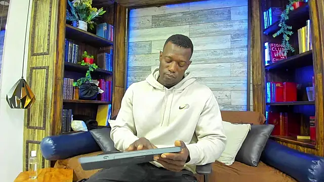 Snapshot of MarcusBlack_ chatting on July 14, 12:11 pm MarcusBlack online show from July 14, 12:11 pm