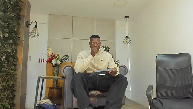 Snapshot of MarcusBlack_ chatting on August 3, 11:37 am MarcusBlack online show from August 3, 11:37 am