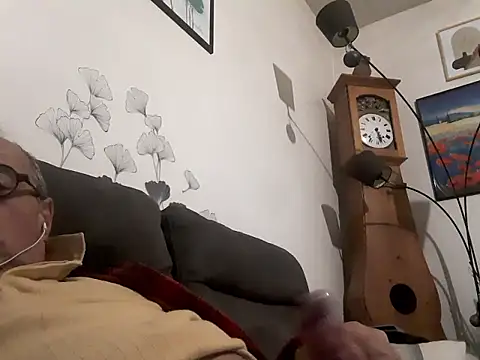 Vince072 online show from September 16, 7:04 pm