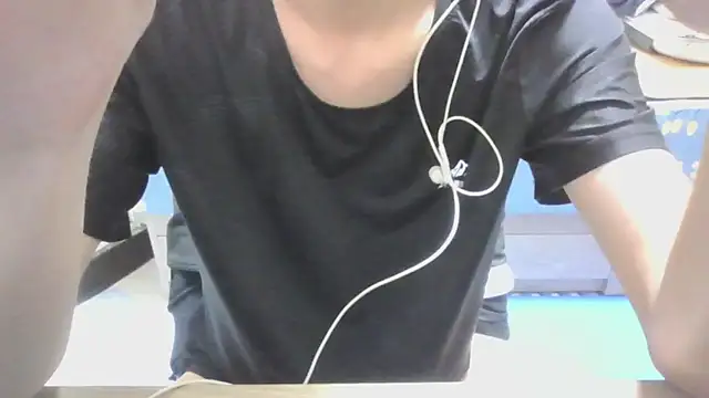Snapshot of yzy_22_fun chatting on May 13, 3:09 pm yzy 22 fun online show from May 13, 3:09 pm