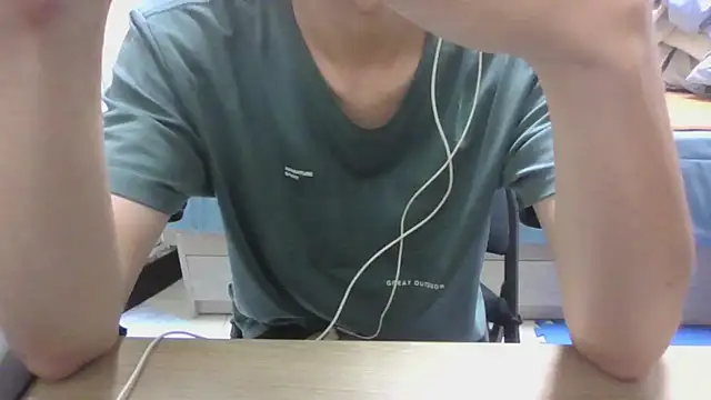Snapshot of yzy_22_fun chatting on June 10, 2:49 pm yzy 22 fun online show from June 10, 2:49 pm