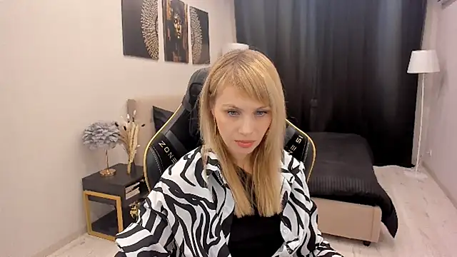 LindaSandy 1 online show from November 25, 10:37 am