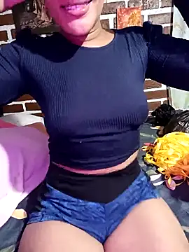 Cataleya-black online show from May 8, 12:05 am