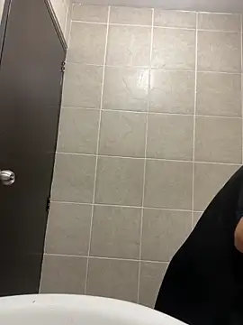 AnnahiBaker online show from March 6, 9:55 pm