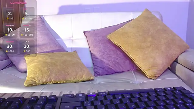 alesiamoore online show from September 19, 3:13 pm