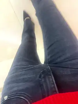 xiaoyuan01 online show from April 23, 2:35 am