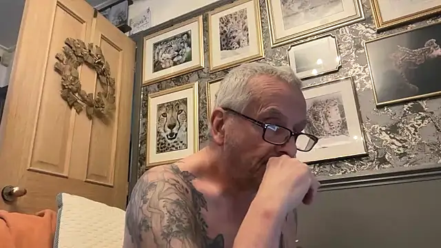 poggles online show from February 11, 4:34 pm