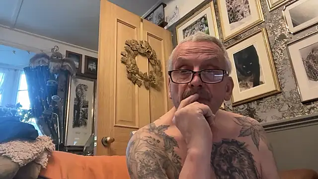 poggles online show from February 12, 3:40 pm