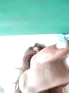 agustinalatina online show from April 9, 9:04 am