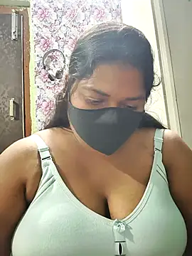 Liyaa 24 online show from April 19, 6:21 pm