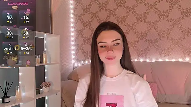 Snapshot of HolyMiax chatting on November 19, 3:17 am HolyMiax online show from November 19, 3:17 am