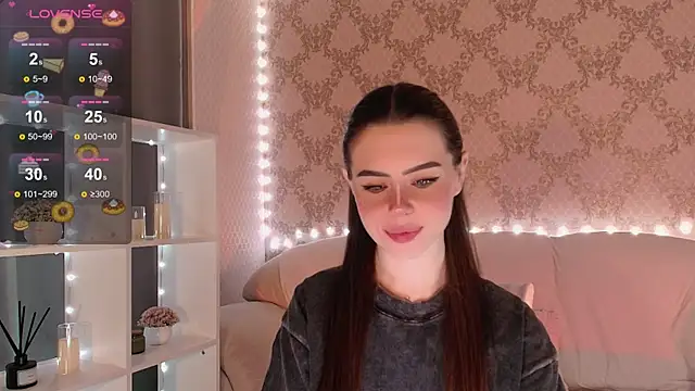 Snapshot of HolyMiax chatting on November 23, 3:28 am HolyMiax online show from November 23, 3:28 am