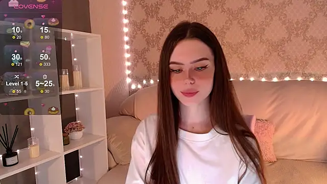 Snapshot of HolyMiax chatting on June 25, 5:12 am HolyMiax online show from June 25, 5:12 am