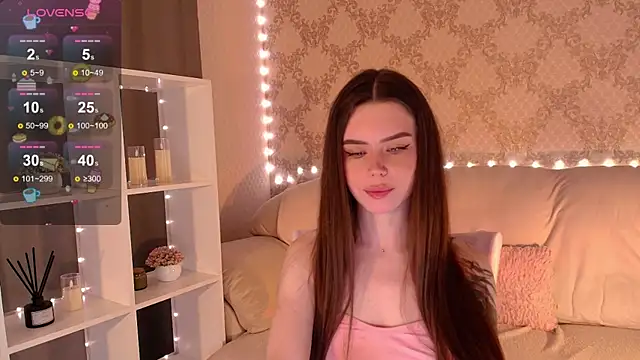 Snapshot of HolyMiax chatting on August 9, 3:44 am HolyMiax online show from August 9, 3:44 am