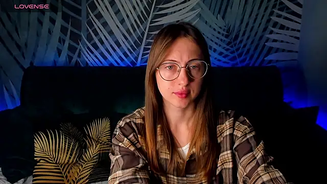 ChristyCrayme online show from October 1, 10:05 pm