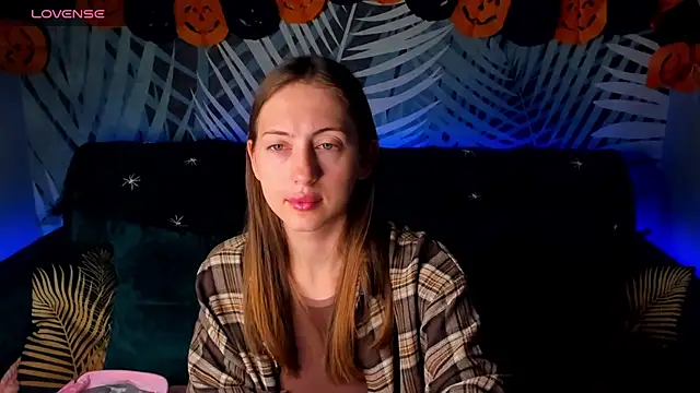 ChristyCrayme online show from October 21, 10:10 pm