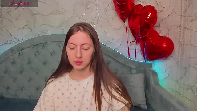 ChristyCrayme online show from February 11, 10:15 pm