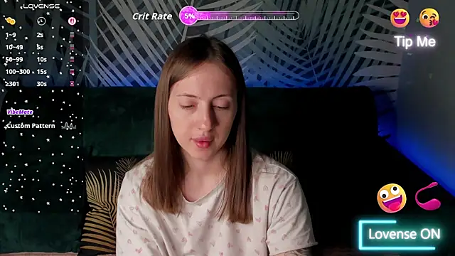 ChristyCrayme online show from April 24, 10:01 pm