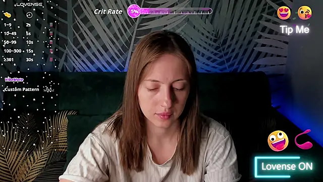 ChristyCrayme online show from May 6, 10:04 pm