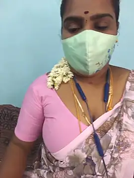 Snapshot of Tamil_riyalini12 chatting on June 18, 4:57 am Tamil riyalini12 online show from June 18, 4:57 am