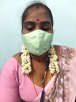 Snapshot of Tamil_riyalini12 chatting on June 19, 12:53 pm Tamil riyalini12 online show from June 19, 12:53 pm
