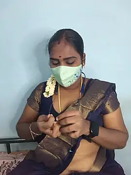 Snapshot of Tamil_riyalini12 chatting on July 6, 5:26 am Tamil riyalini12 online show from July 6, 5:26 am
