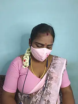 Snapshot of Tamil_riyalini12 chatting on July 15, 4:40 am Tamil riyalini12 online show from July 15, 4:40 am