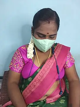 Snapshot of Tamil_riyalini12 chatting on July 25, 4:21 am Tamil riyalini12 online show from July 25, 4:21 am