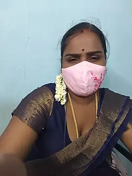 Snapshot of Tamil_riyalini12 chatting on July 27, 6:26 pm Tamil riyalini12 online show from July 27, 6:26 pm