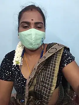 Snapshot of Tamil_riyalini12 chatting on August 6, 12:40 pm Tamil riyalini12 online show from August 6, 12:40 pm