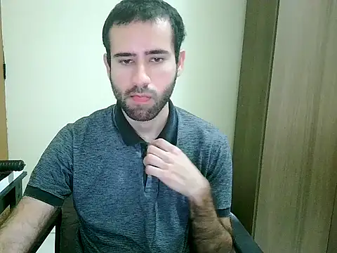 Snapshot of fthrfthr chatting on October 30, 3:19 am fthrfthr online show from October 30, 3:19 am