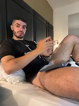 Snapshot of AxelThompson_ chatting on September 13, 11:10 am AxelThompson online show from September 13, 11:10 am