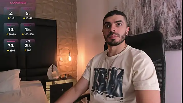 Snapshot of AxelThompson_ chatting on September 15, 11:54 am AxelThompson online show from September 15, 11:54 am