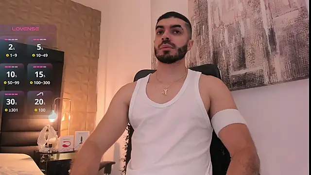 Snapshot of AxelThompson_ chatting on September 21, 11:45 am AxelThompson online show from September 21, 11:45 am