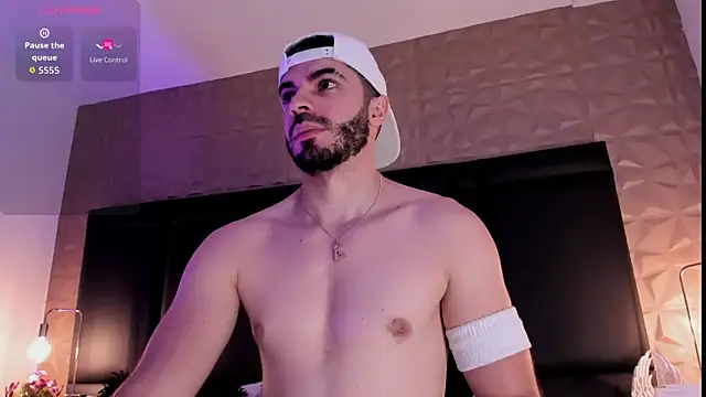 Snapshot of AxelThompson_ chatting on September 27, 11:26 am AxelThompson online show from September 27, 11:26 am