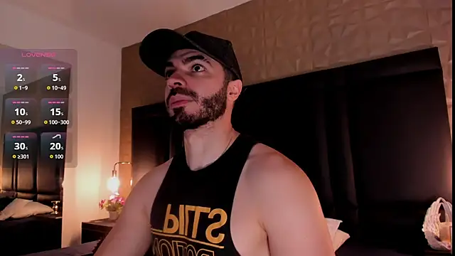 Snapshot of AxelThompson_ chatting on October 1, 11:38 am AxelThompson online show from October 1, 11:38 am