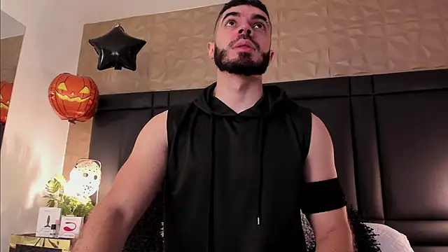 Snapshot of AxelThompson_ chatting on October 23, 12:59 pm AxelThompson online show from October 23, 12:59 pm