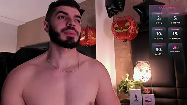 Snapshot of AxelThompson_ chatting on October 27, 11:25 am AxelThompson online show from October 27, 11:25 am