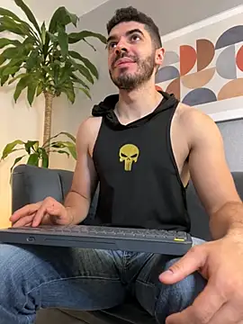 Snapshot of AxelThompson_ chatting on November 26, 11:33 am AxelThompson online show from November 26, 11:33 am