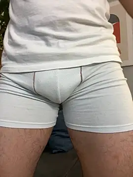 Snapshot of AxelThompson_ chatting on November 30, 11:47 am AxelThompson online show from November 30, 11:47 am