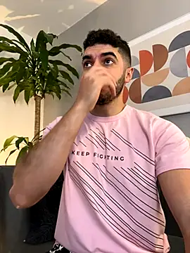 Snapshot of AxelThompson_ chatting on December 1, 12:21 pm AxelThompson online show from December 1, 12:21 pm