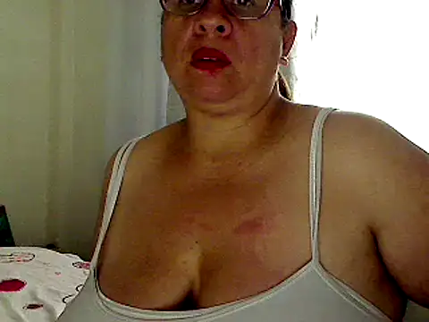 Snapshot of luciana69hot chatting on February 22, 4:09 pm luciana69hot online show from February 22, 4:09 pm
