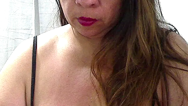 Snapshot of luciana69hot chatting on September 17, 10:00 pm luciana69hot online show from September 17, 10:00 pm