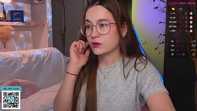 mia here online show from October 24, 11:50 am