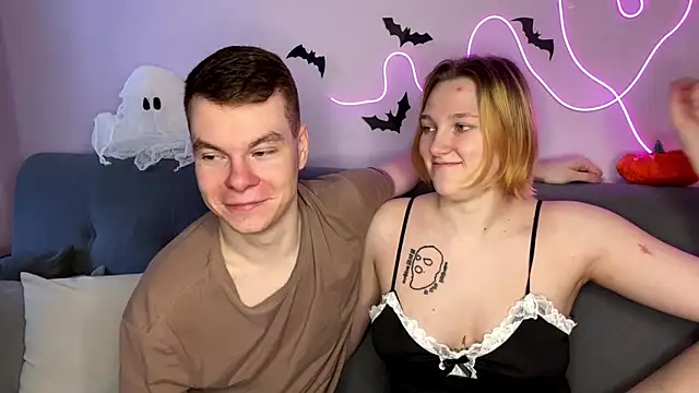 julielourens online show from November 2, 8:06 am