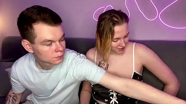 julielourens online show from November 29, 8:17 am