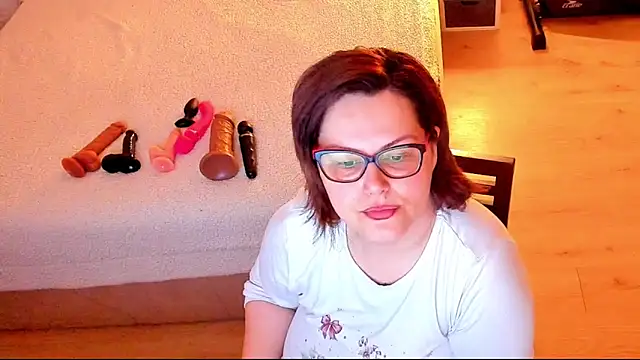Snapshot of Squirt_Kimm chatting on May 16, 4:39 pm Squirt Kimm online show from May 16, 4:39 pm
