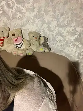 Snapshot of hotsteacher chatting on February 23, 3:26 am hotsteacher online show from February 23, 3:26 am