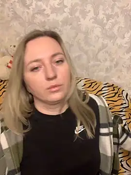 Snapshot of hotsteacher chatting on March 24, 2:27 am hotsteacher online show from March 24, 2:27 am